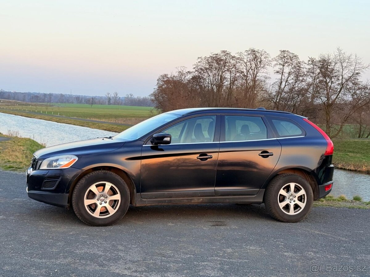 VOLVO XC60 2.4D D5 151KW - 14