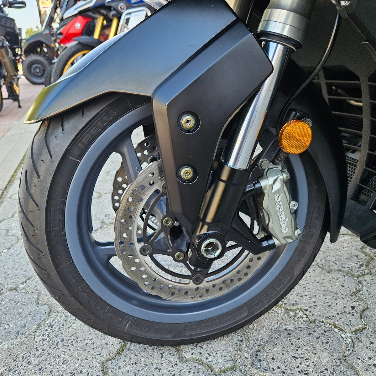 Kymco AK 550i ABS,ČR, Vyšší plexi, Výhřev rukojetí - 14