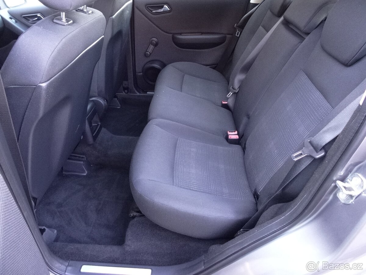 Mercedes-Benz Třídy A, 160 1,5i benzin - 14