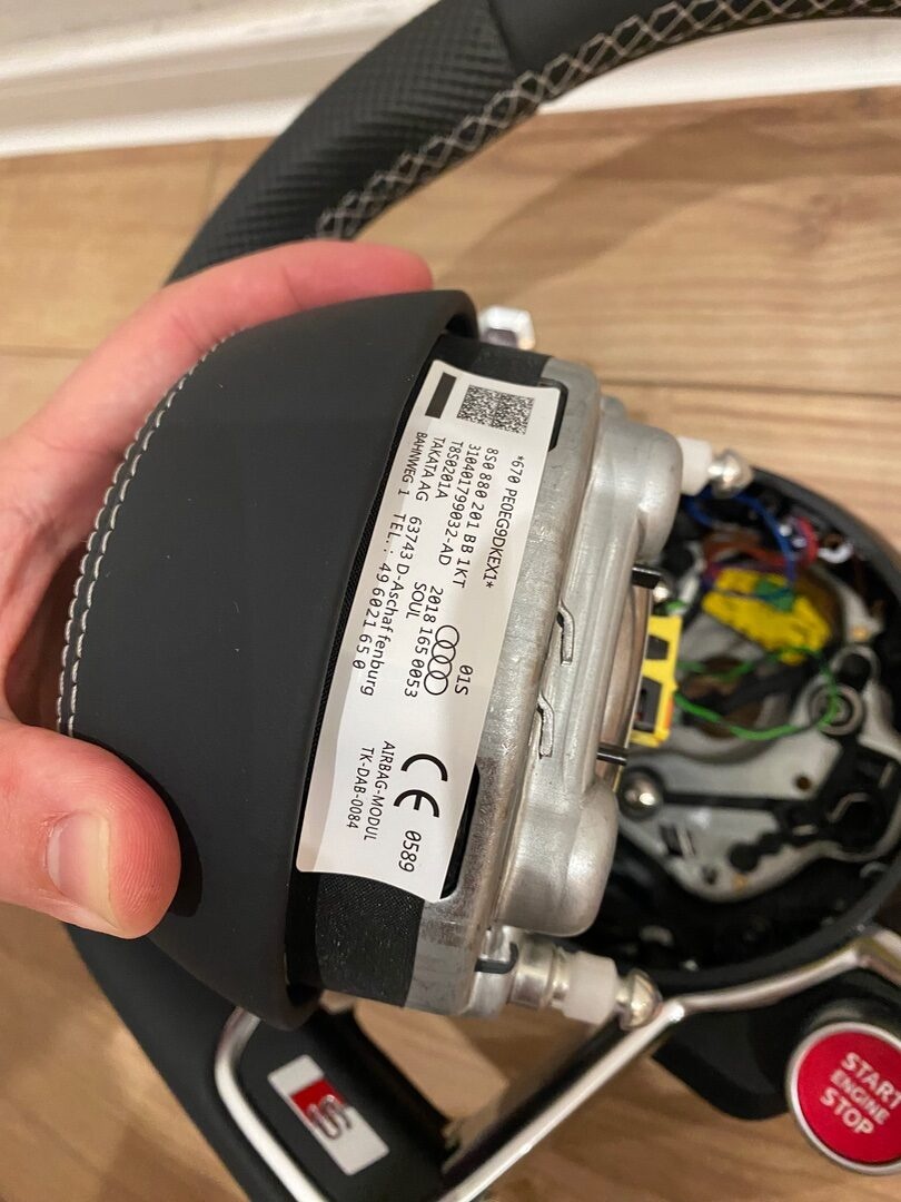 AUDI R8 VOLANT SPORTOVY - START/STOP - DRIVE SELECT - 14