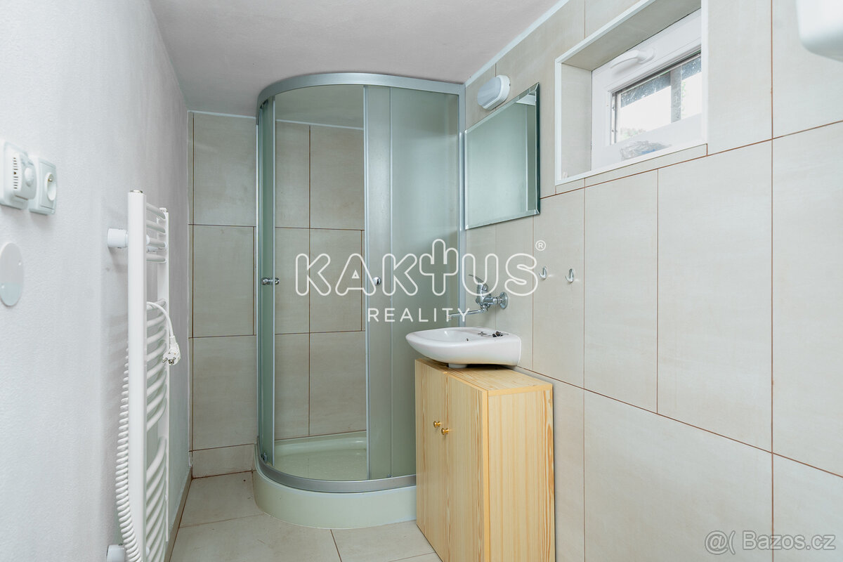 Prodej chaty se stavebním pozemkem o ploše 2870 m² v obci Ho - 14