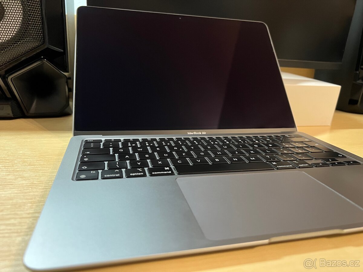 MacBook Air M1 (16 GB / 512 GB / 8jádrové GPU) - 14
