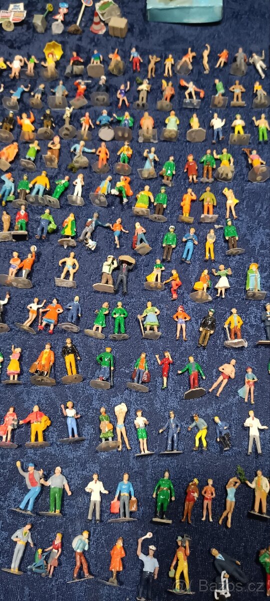 Figurky -miniaturní vel. - 14