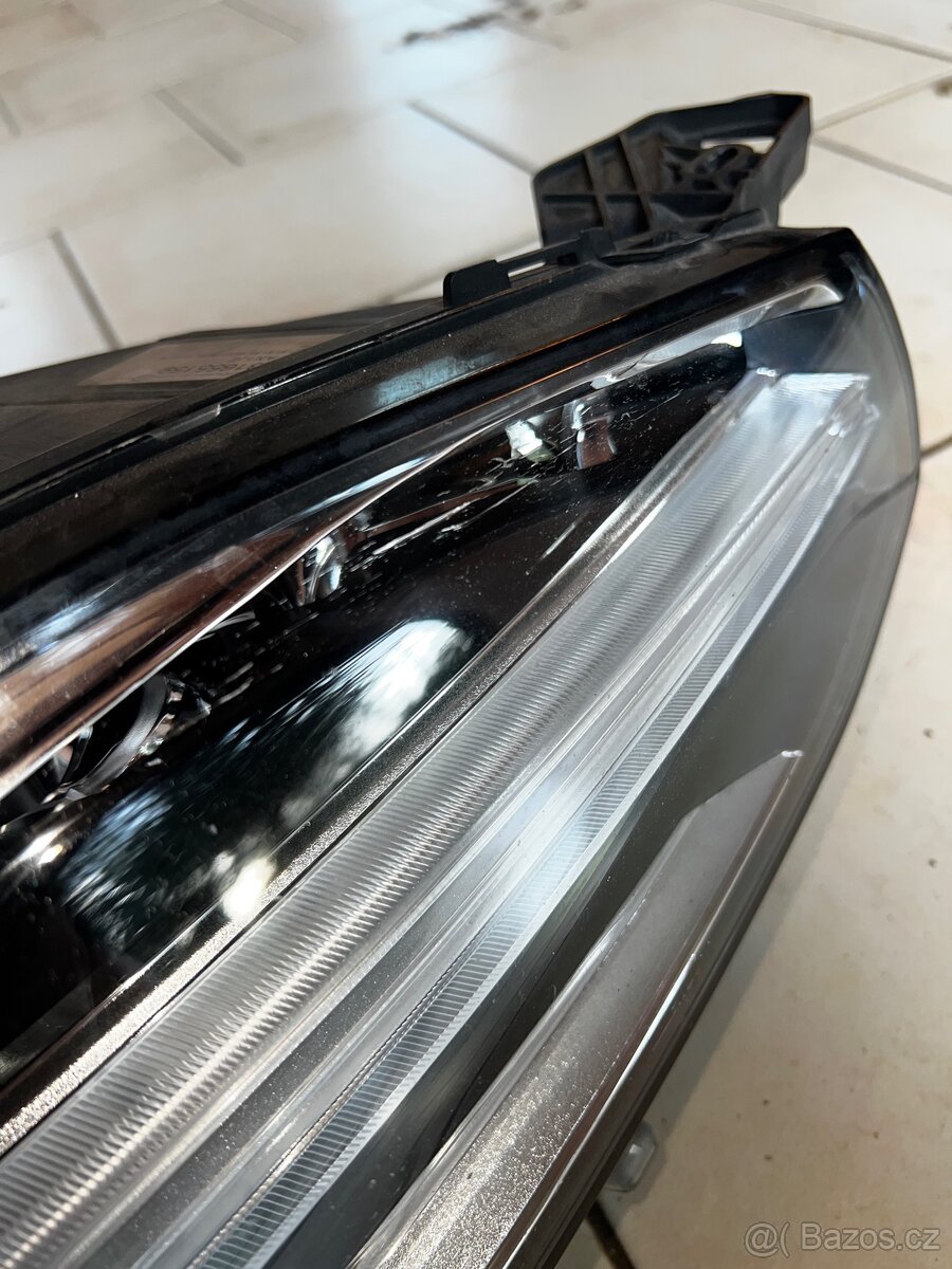 světla volvo xc90 II - 14