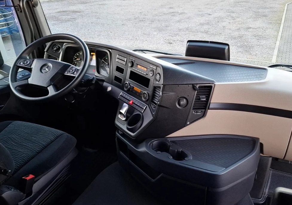 Mercedes-Benz ACTROS F 1833 - 4x2 - Shrnovačka - 14