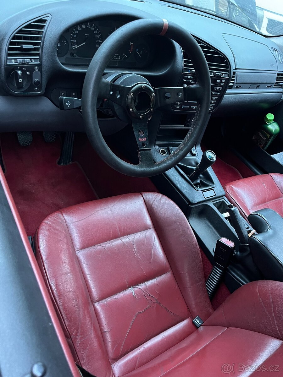 BMW E36 318is 103kW - 14