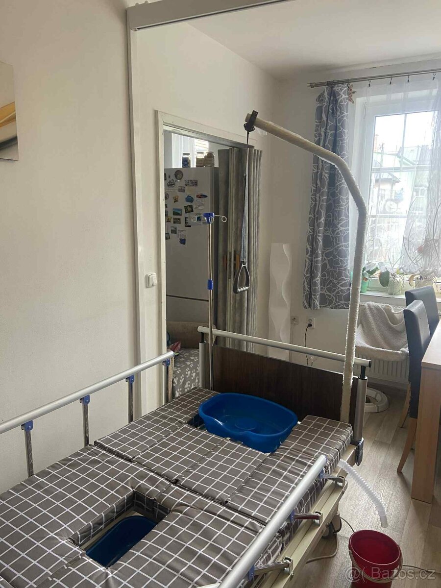 Polohovací postel s antidekubitní matrací - 14