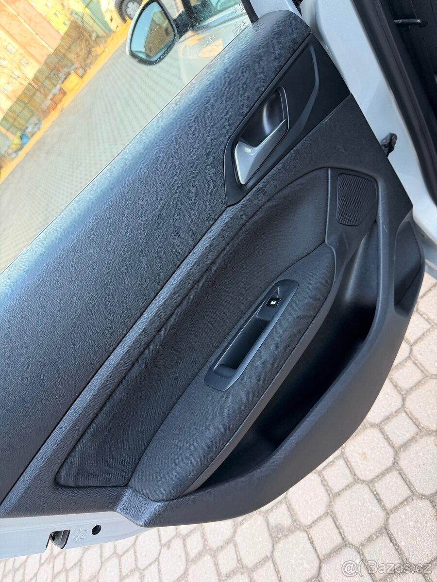 Peugeot 308 rok 2017 Combi 1.6HDi Automat - 14