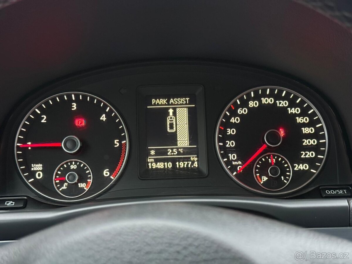 VW Touran Style 2.0TDi 103kw DSG - LED - Nova stk - 14