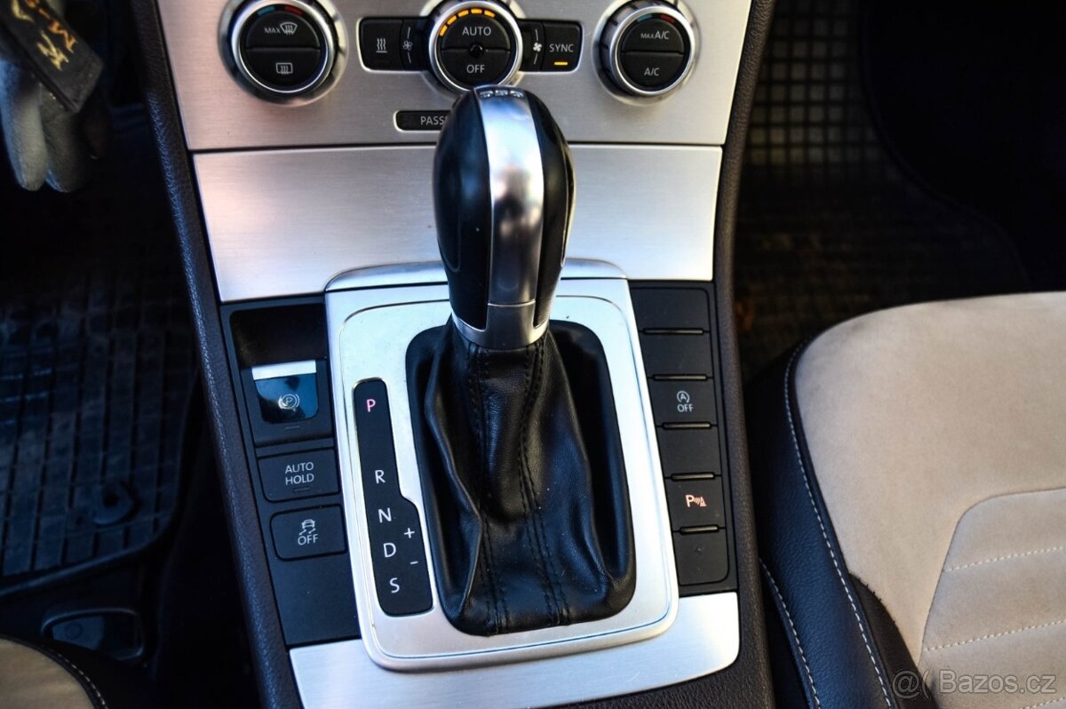 Volkswagen Passat Variant 2.0 TDI BMT Highline DSG - 14