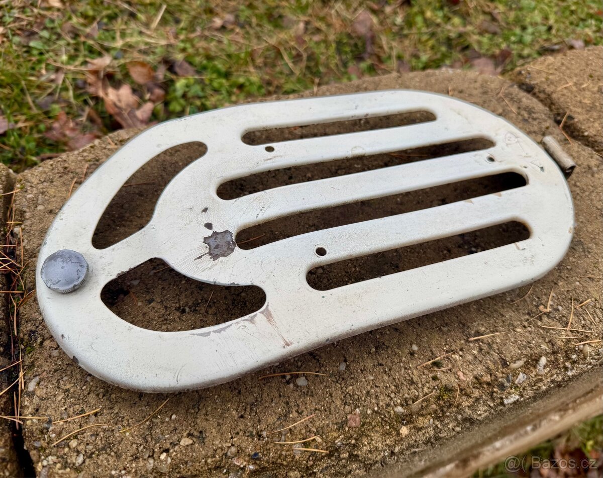 CZ 175 skútr prase riksa - boční kryty - 14