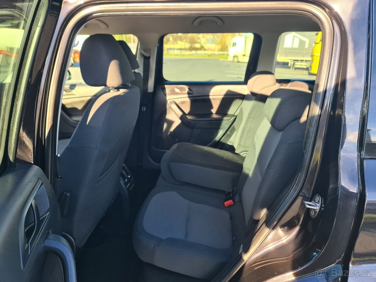 ŠKODA YETI 2.0 TDi 81-KW 4x4 RV 2013 SERVISKA 156TKM 1.MAJ. - 14