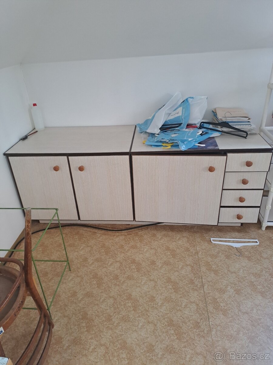 Prodej nábytku a šatnových skříní - 14