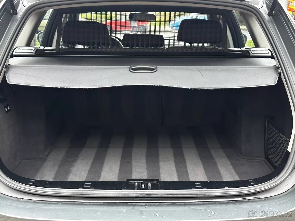 BMW Řada 3 E91 320i 125kW Combi Facelift Tempomat Serviska - 14