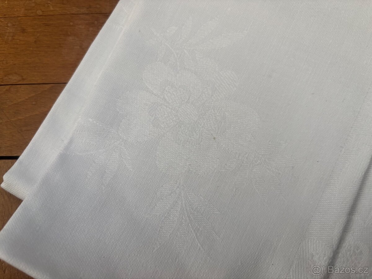 Retro ručníky, prostěradla, povlaky na polštáře a ubrusy - 14