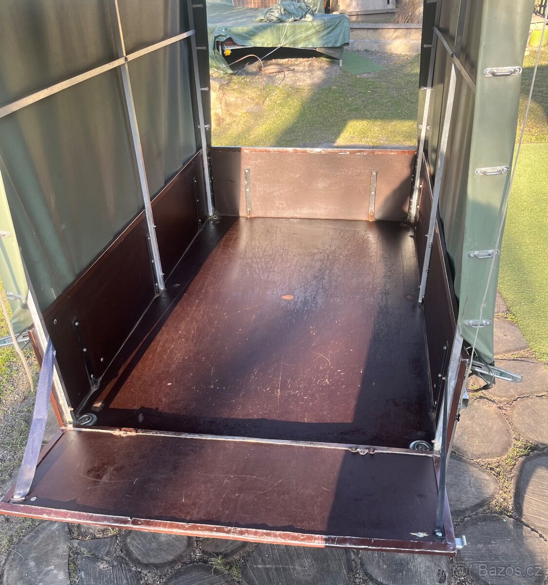 Přívěsný vozík krytý - 14