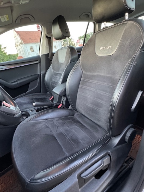 Škoda Octavia combi 3, 2.0 TDi, model SCOUT - 14