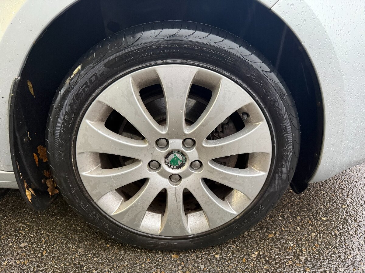 Škoda Superb 2.0 TDI Combi AUTOMAT 2010 NOVÁ STK - 14