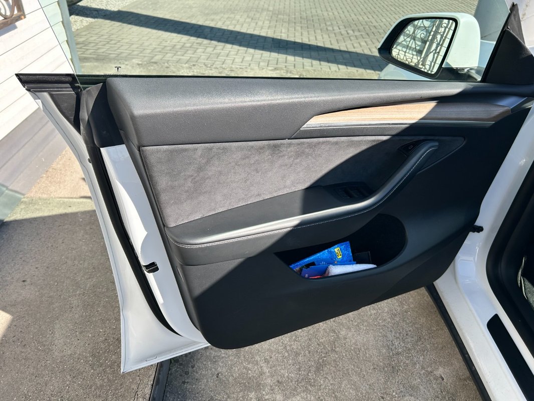 Tesla Model Y LR AWD 64 tis.km - 14