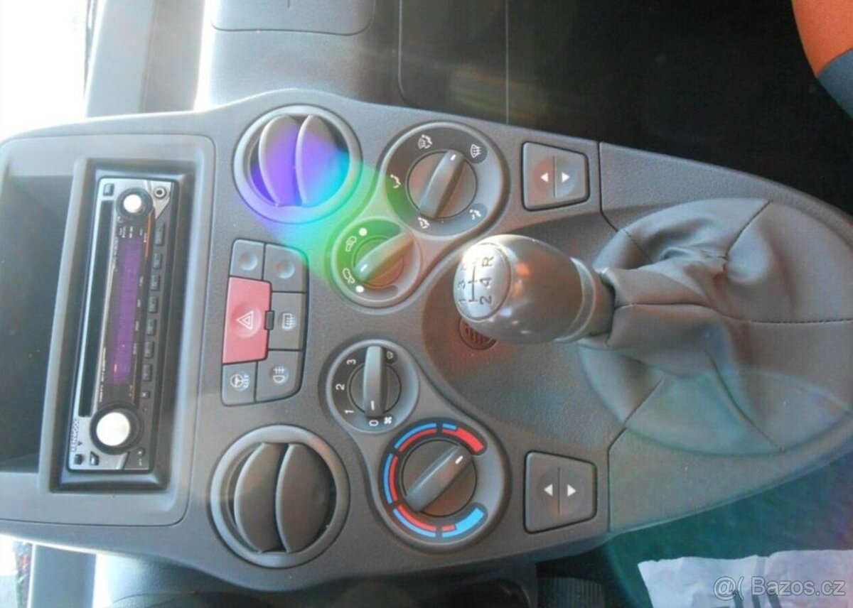 Fiat Panda 1,2 44 kW Historie benzín - 14