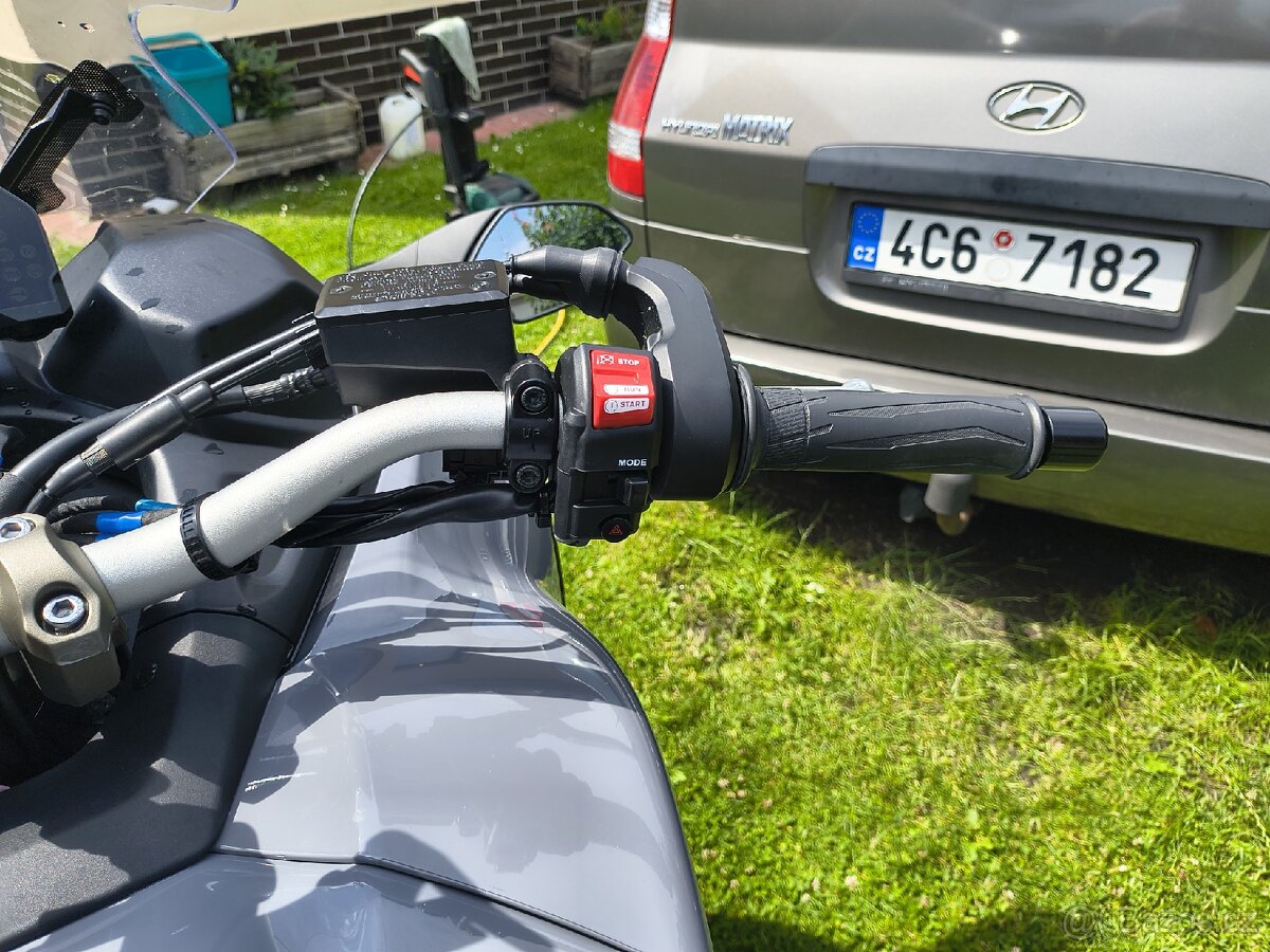 yamaha niken GT 2021 - 14