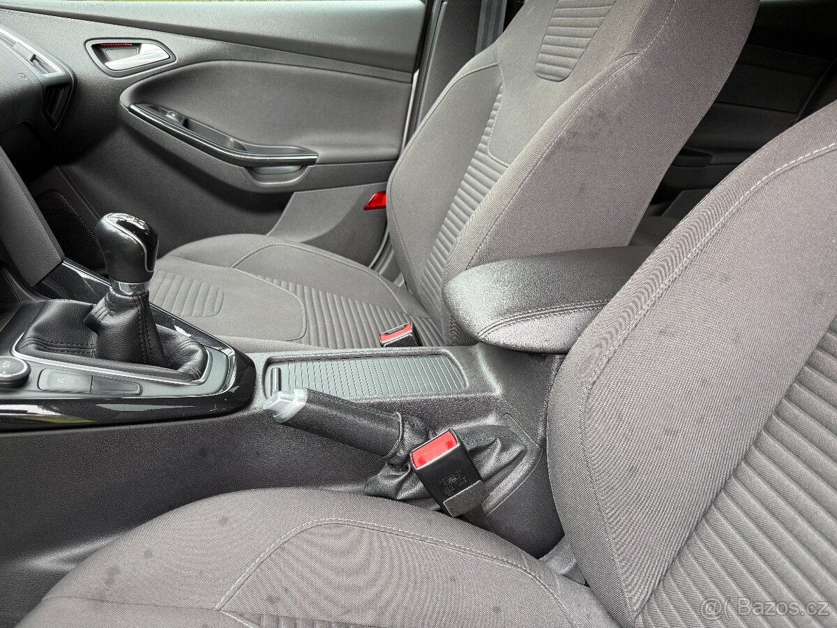 2017 Ford Focus TITANIUM po rozvodech - 14