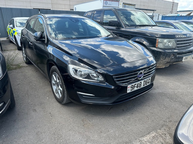 Volvo V60 1,6 D2 automat r.v. 2014 FACELIFT - 14