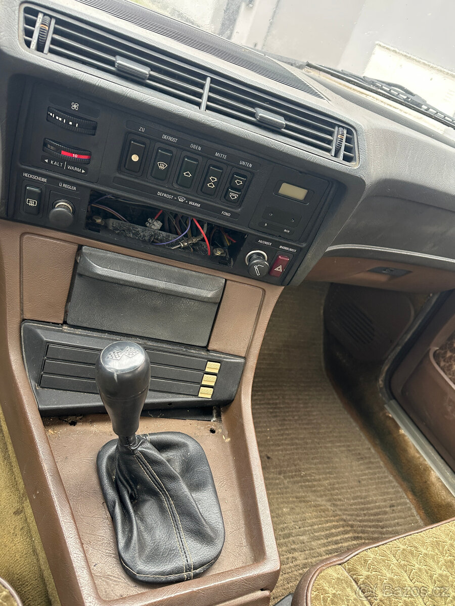 BMW 7 E23 728i pred face manual M30 motor - 14