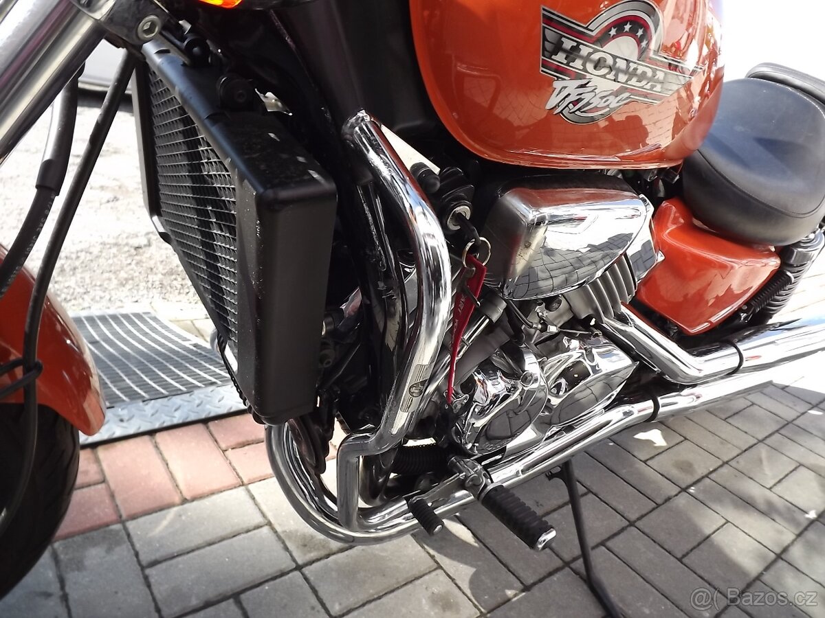 Honda VF 750C Magna - 14