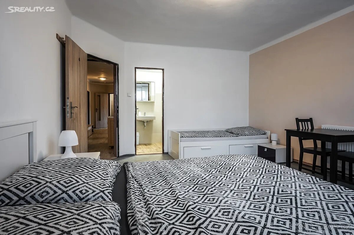 Dům s rodinným kempem - 14