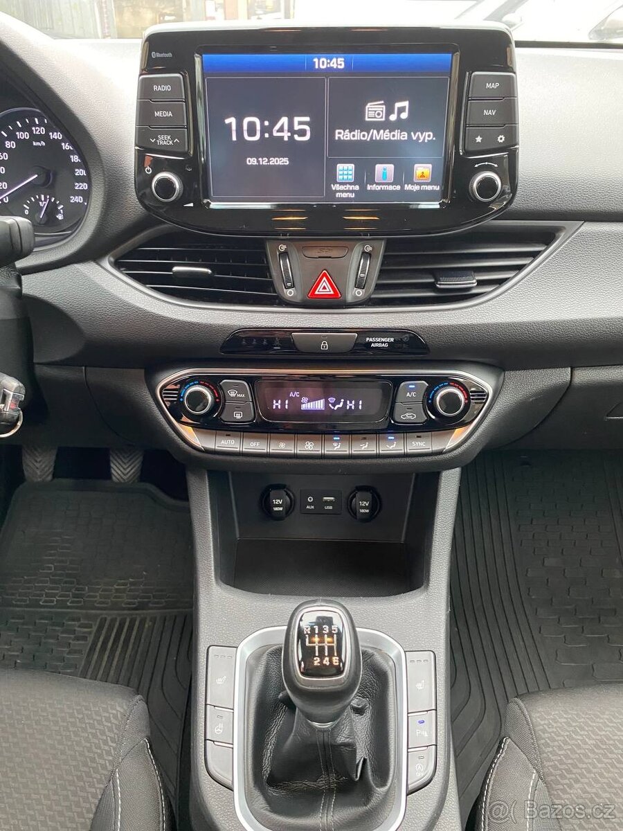 Hyundai i30 Fastback, Hezká výbava - 14