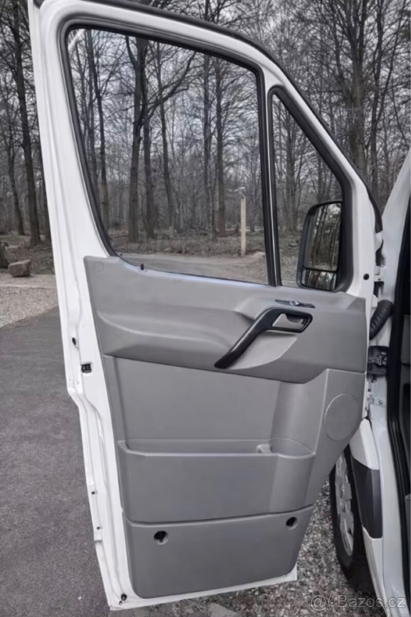 Mercedes-Benz Sprinter - 14