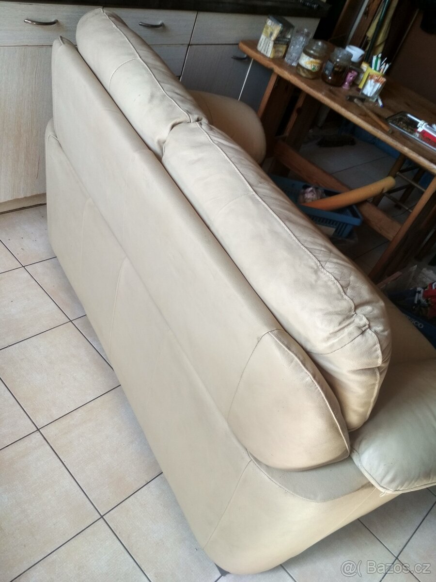 KOŽENÁ POHOVKA - 14