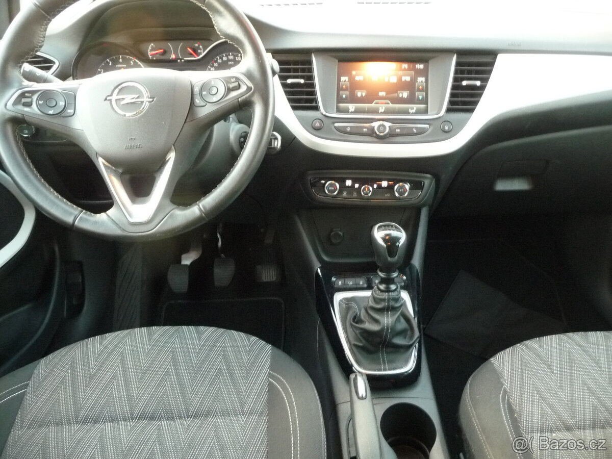 Opel Crossland X 1.2i 81kw Inovation po 1.majiteli - 14