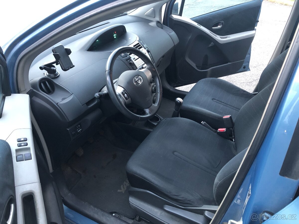 Toyota Yaris 1.4d-D (2008) - 14