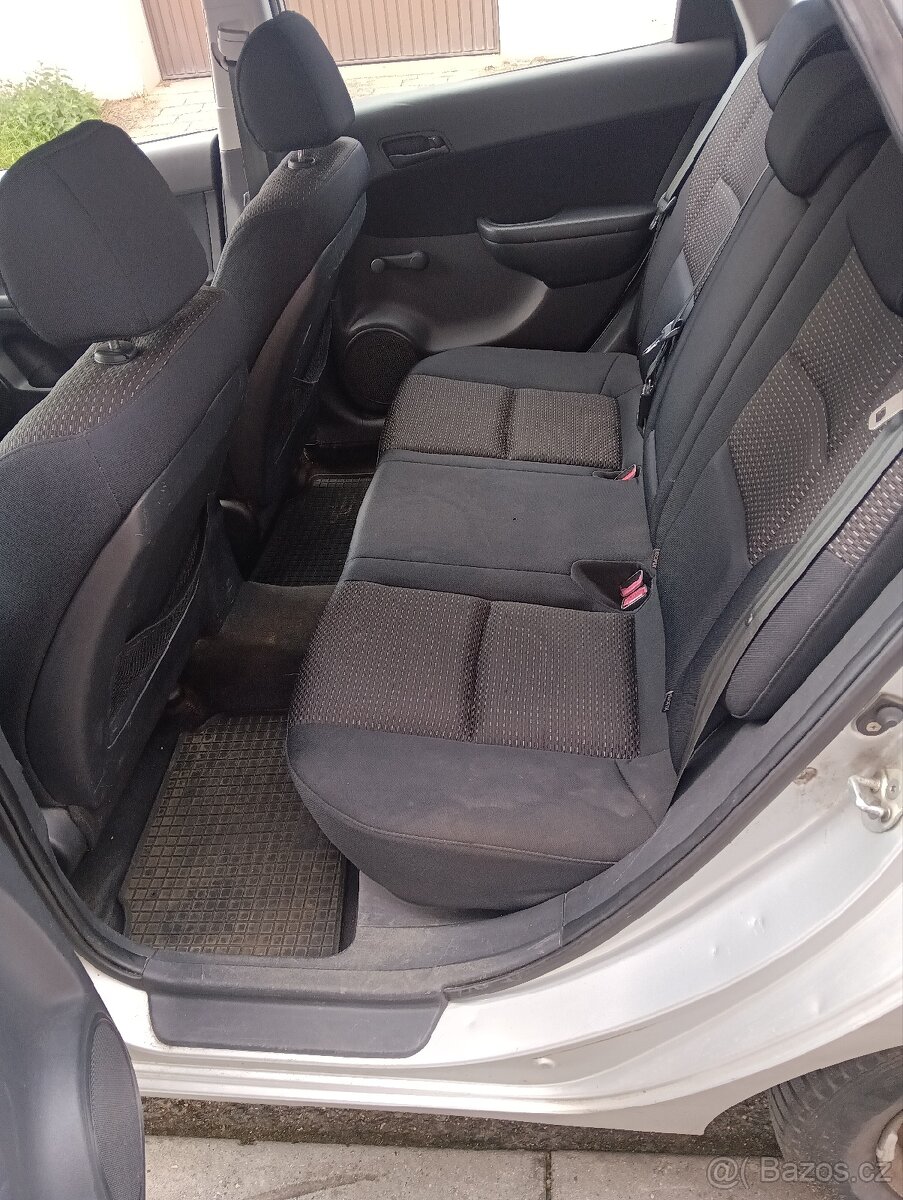 Hyundai i30 1.6i 92kW 2009 - 14