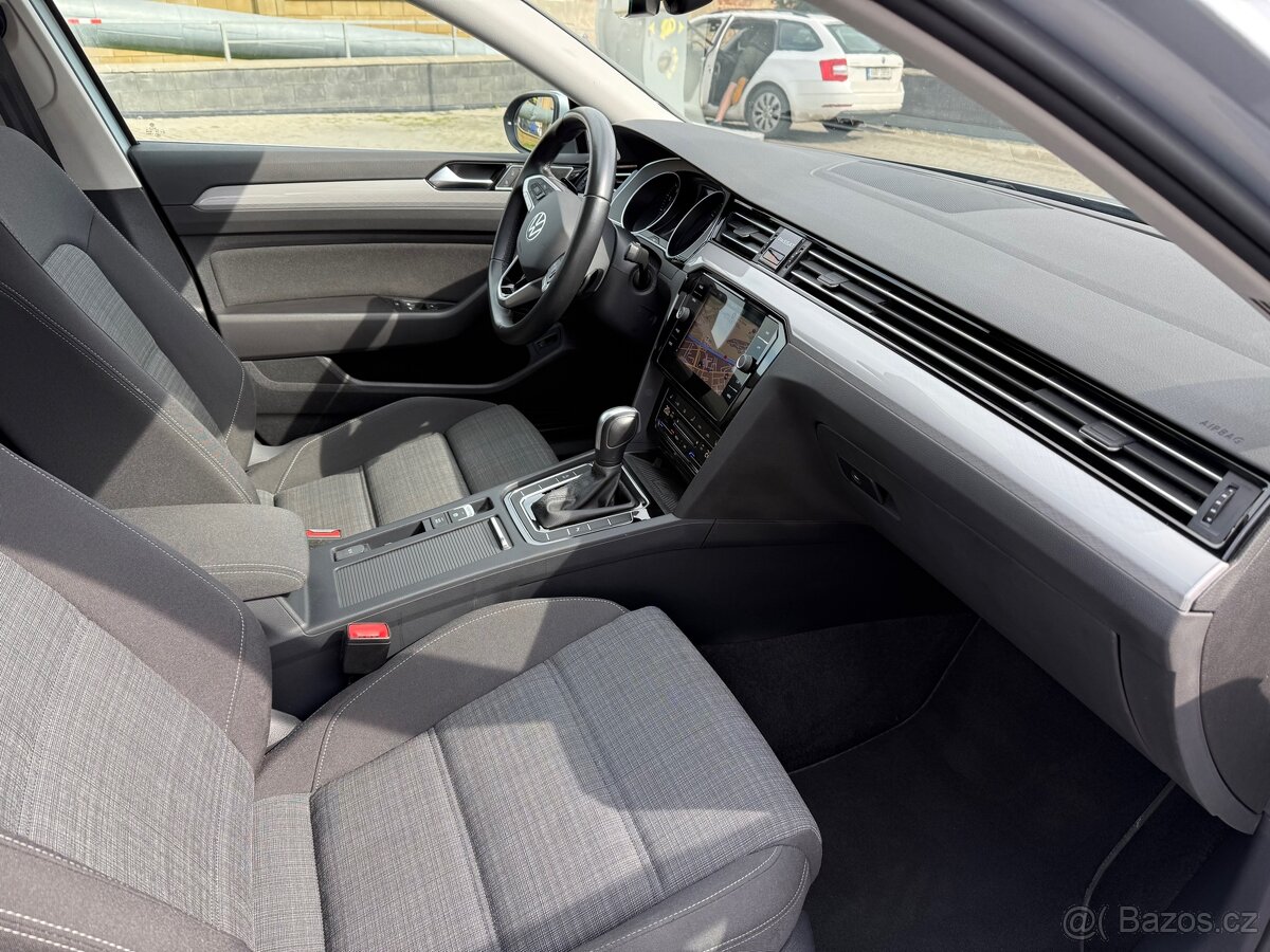 VW Passat Variant 2.0 TSI 140kW DSG ACC 5/2022 151 200 km - 14