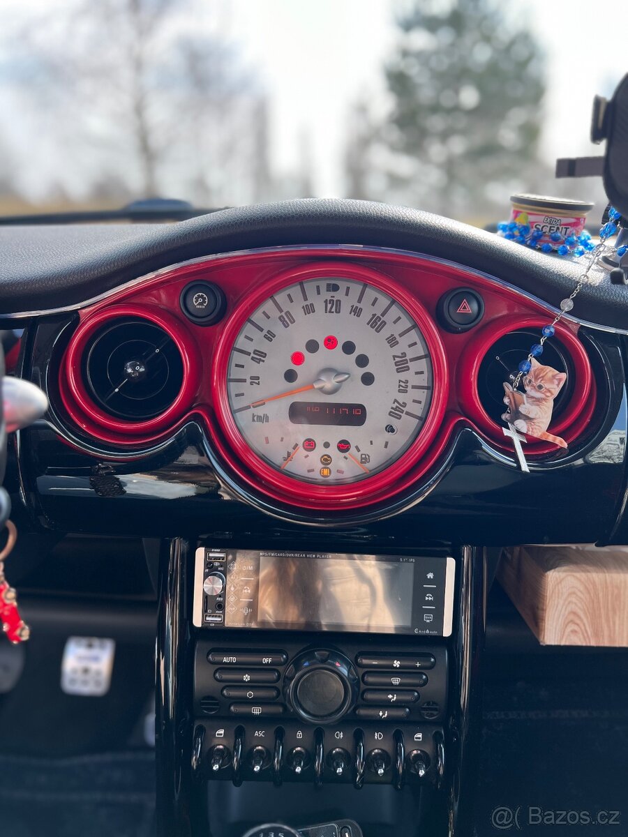 Mini Cooper R50, rok 2002 - 14