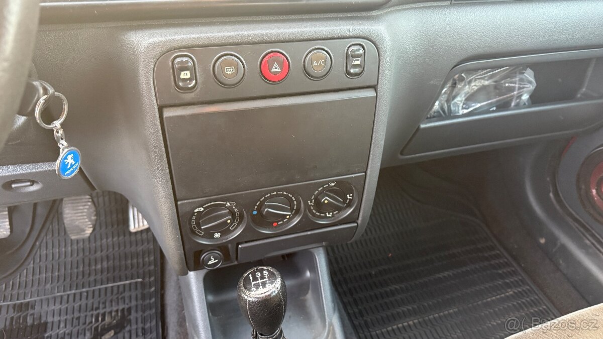 PEUGEOT PARTNER 2.0 HDI 66KW 2X ŠOUPAČKY KLIMA TAŽNÉ - 14