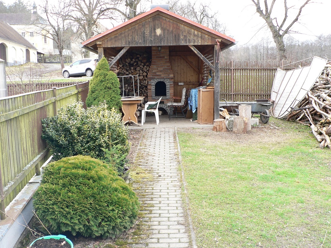 ČEKANICE - byt 4+1 s plechovou garáží a zahrádkou - 14