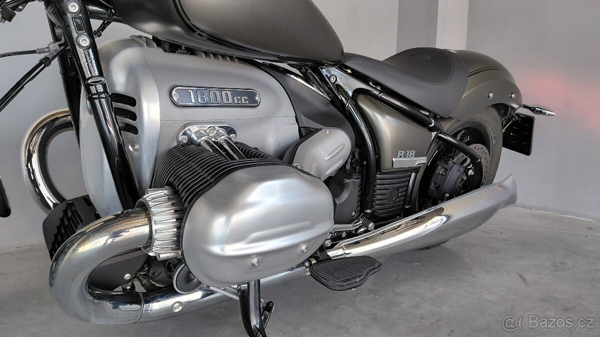 BMW R18 - 14