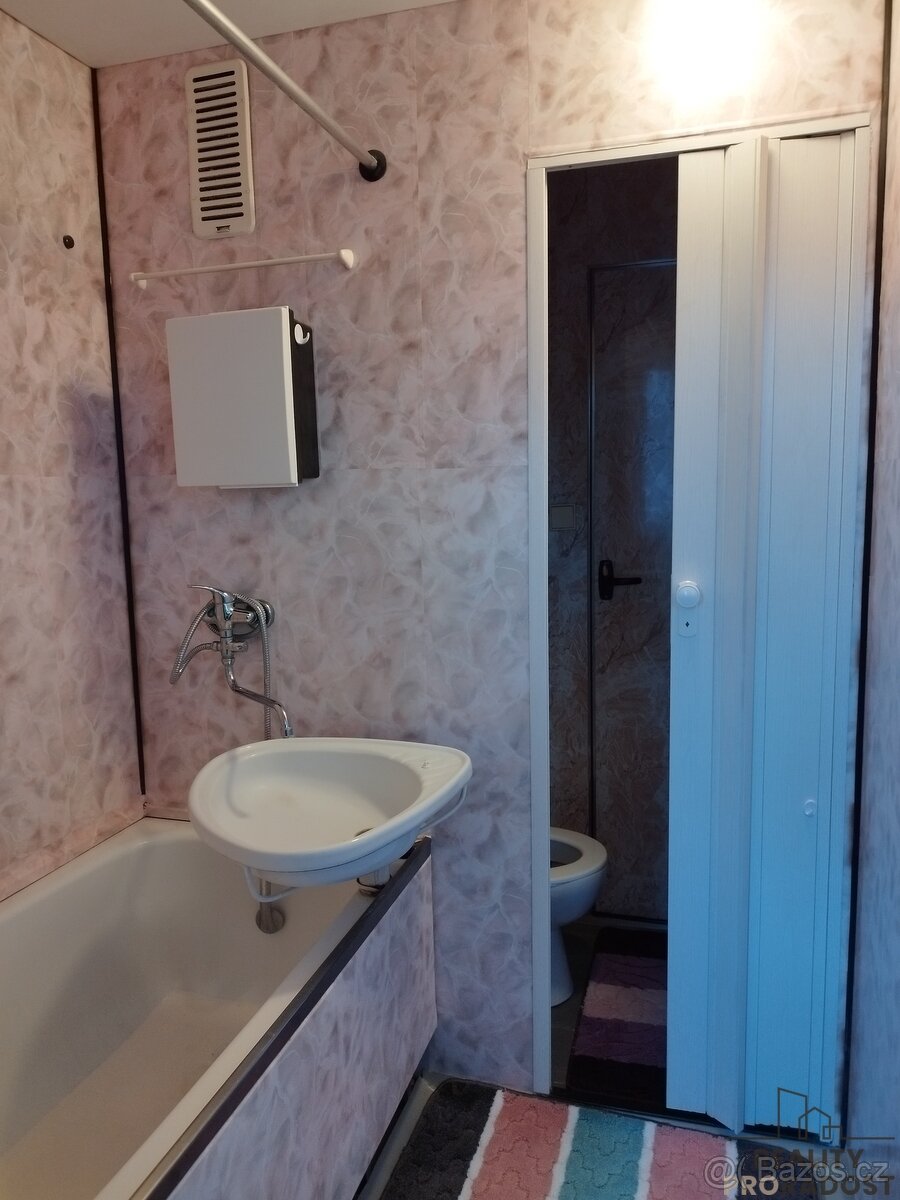 Nabízím vám k prodeji krásný byt 3+1 s lodžií v Holešově. - 14