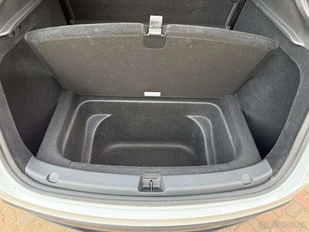 Tesla Model Y Performance Dual Motor - 14