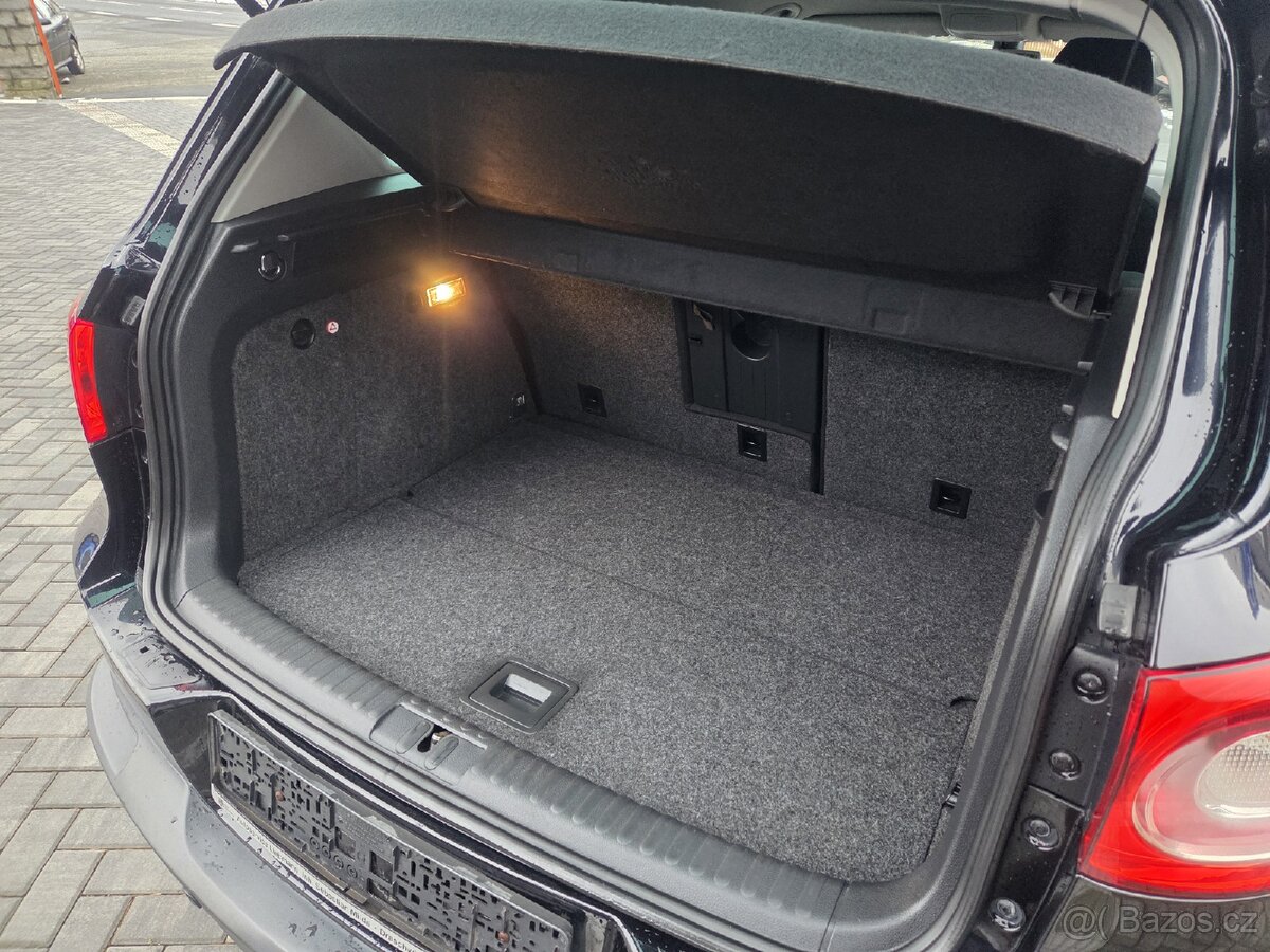 VW Tiguan 2.0TDI DSG 4x4 103kw tažné vyhřívané sedačky - 14