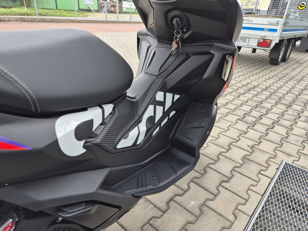 Aprilia SR GT 200 REPLICA - 14