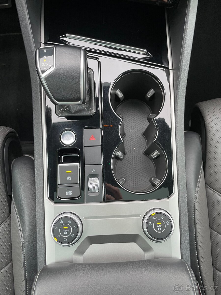 Volkswagen Touareg 4.0 TDI V8 R-Line 4Motion - 14