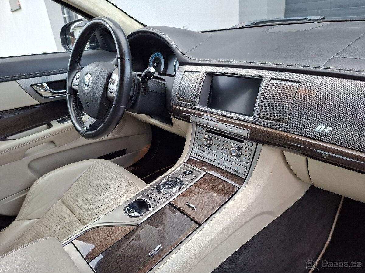 Jaguar XF-R 5.0 supercharged 510 ps - 14