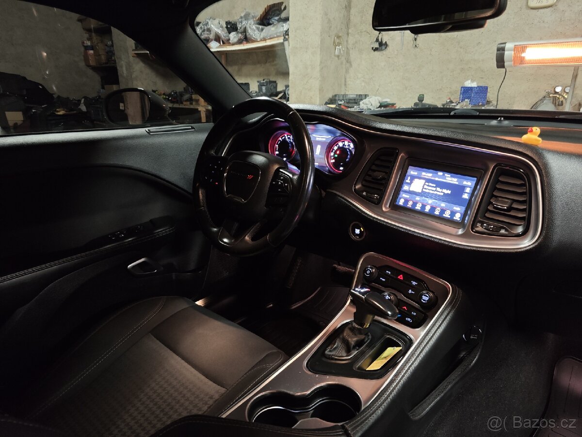 Dodge Challenger - 14