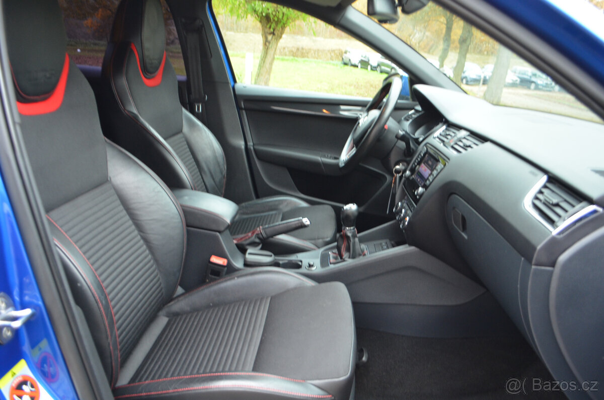 PRODÁM ŠKODA OCTAVIA 2.0TSI RS COMBI 2014 MANUÁL - 14