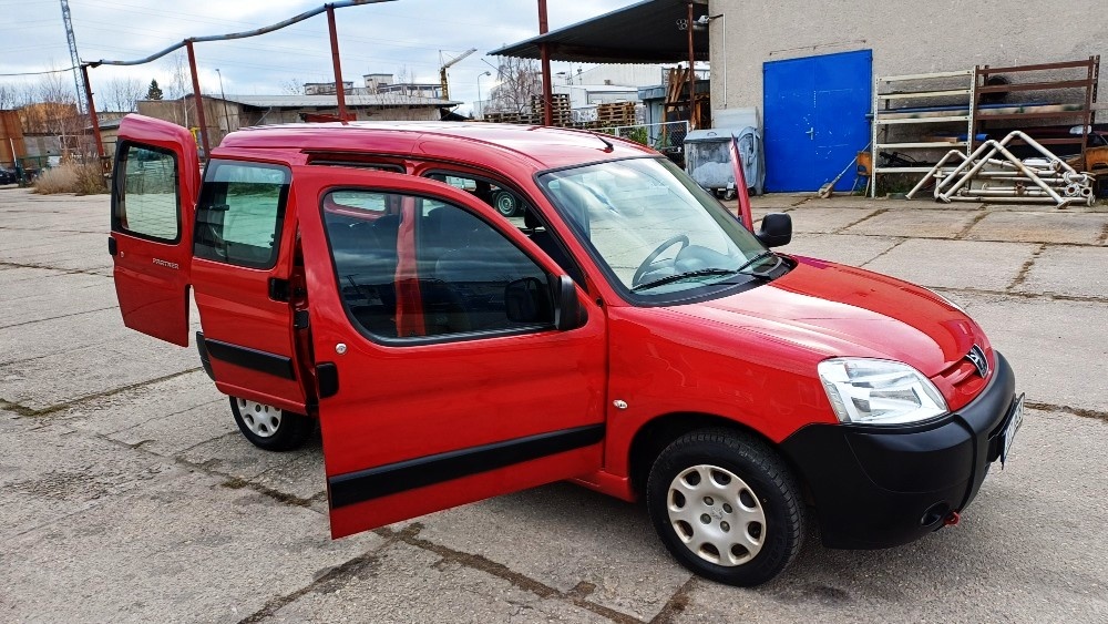 peugeot partner 89000 najeto ( krasny stav ) - 14
